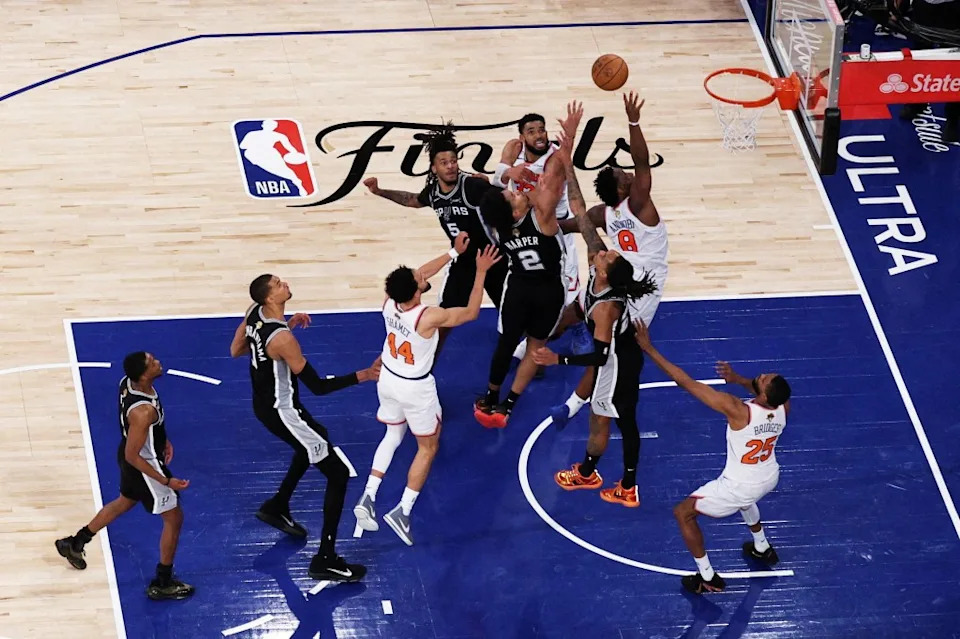 BASKETBALL